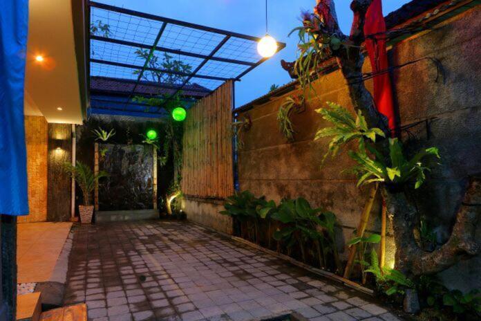 Valomia Guest House Kerobokan Екстериор снимка